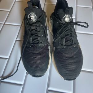 Nike huarache shoes